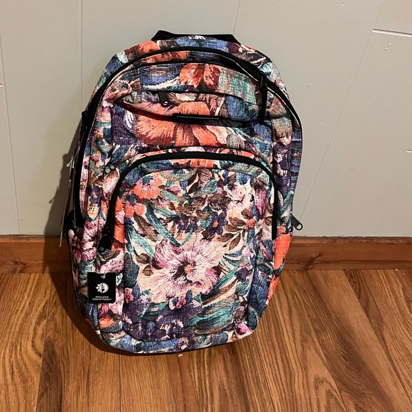 *SOLD*Dakine 25L backpack - Picture 1 of 3